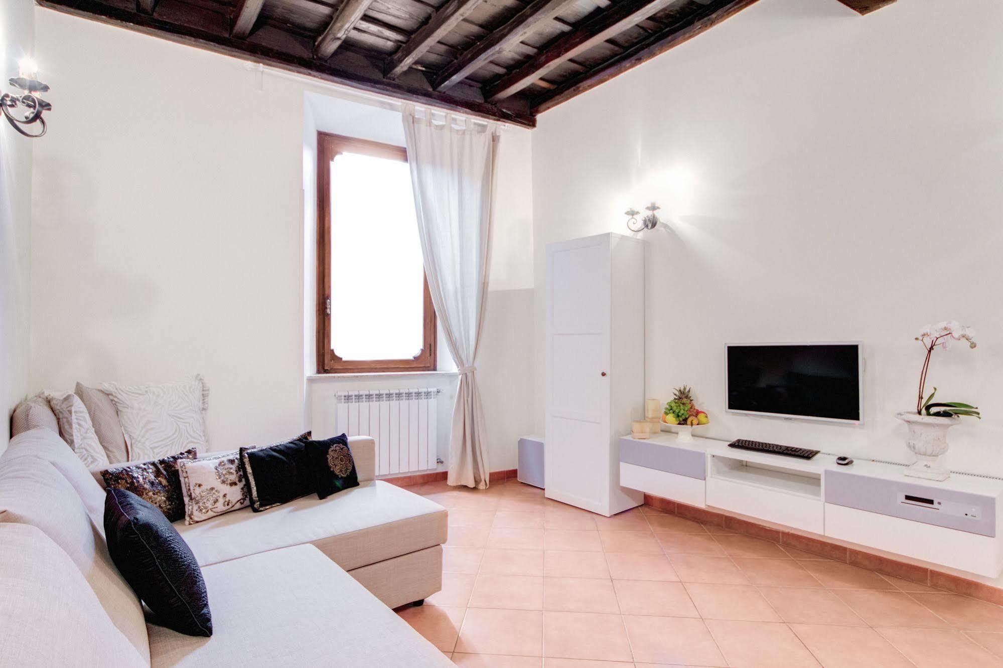 Apartamento Elegant Behind The Colosseum
