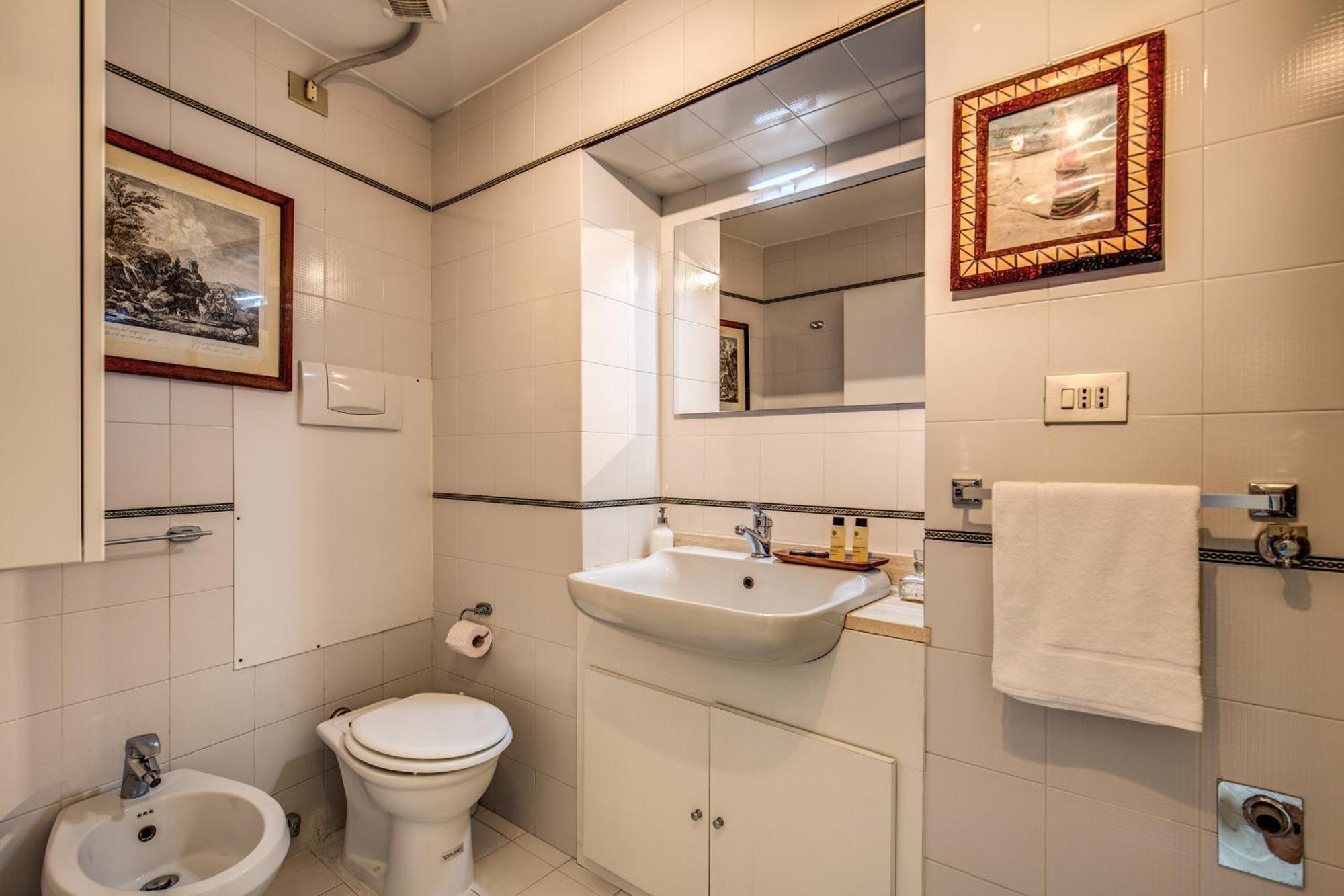 Apartamento Elegant Behind The Colosseum Roma