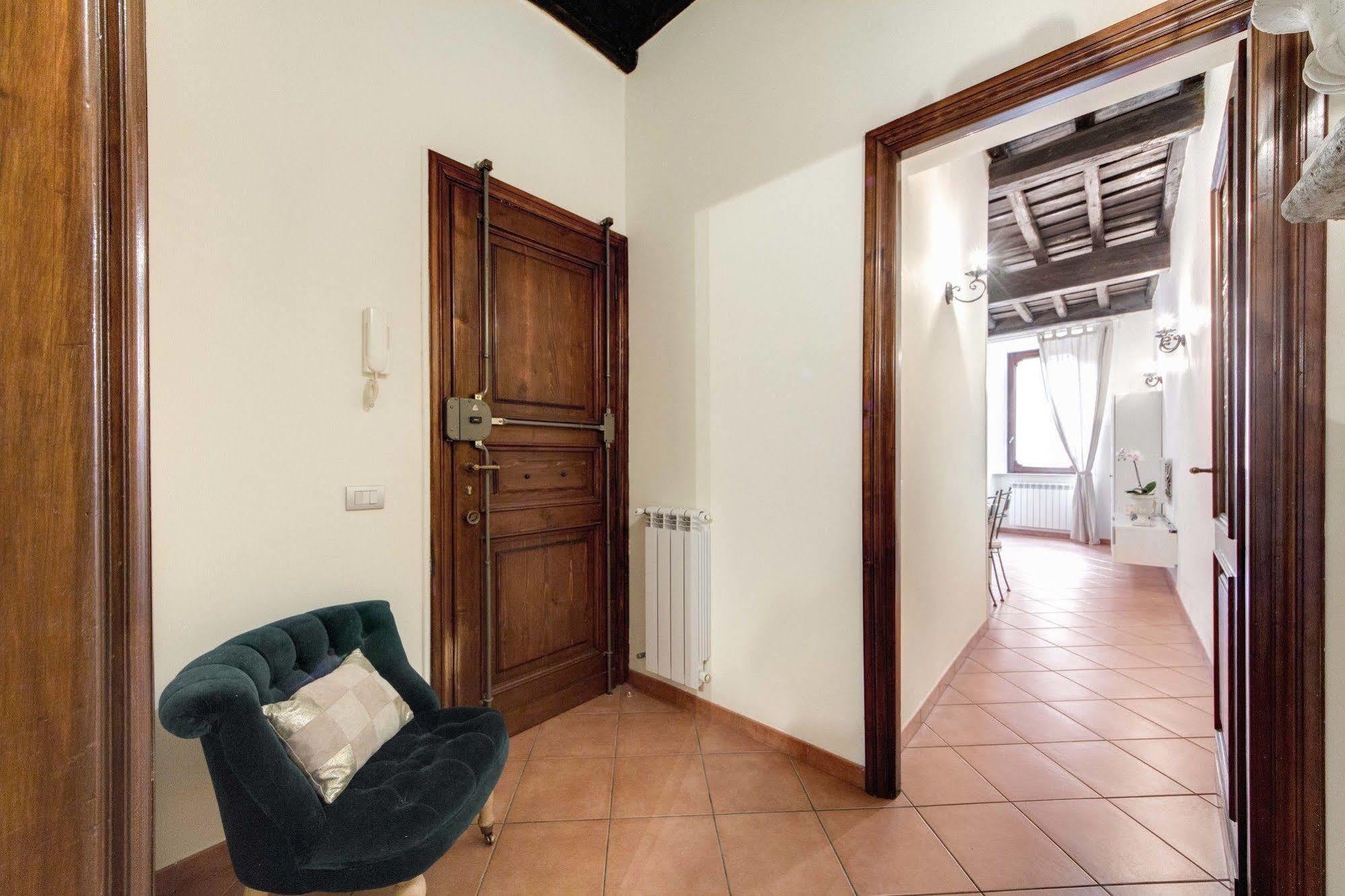 Elegant Behind The Colosseum Apartamento Roma