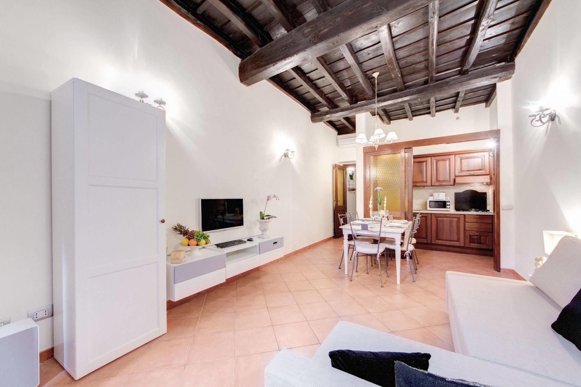 Apartamento Elegant Behind The Colosseum