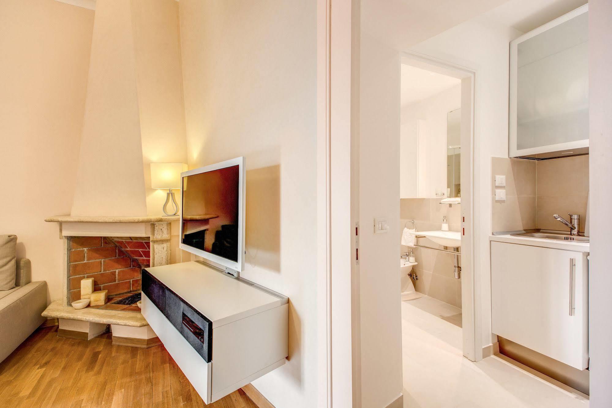 Elegant Behind The Colosseum Apartamento Roma